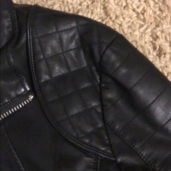 Black Guess Jacket - Picture 3 of 7